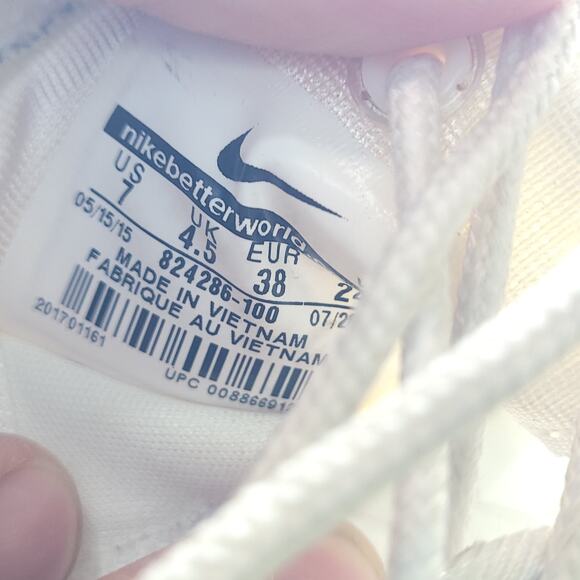 Nike Roshe One DMB QS Rosherun Triple White 824286-100 women's size 7 - Picture 9 of 9